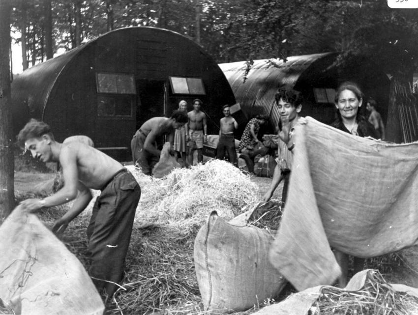 Passengers from the Exodus 1947, Poppendorf DP camp, Germany, September 1947